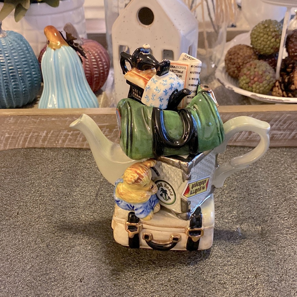 Paul Cardew 1996 limited edition “Travelers Return” teapot 816/5000
